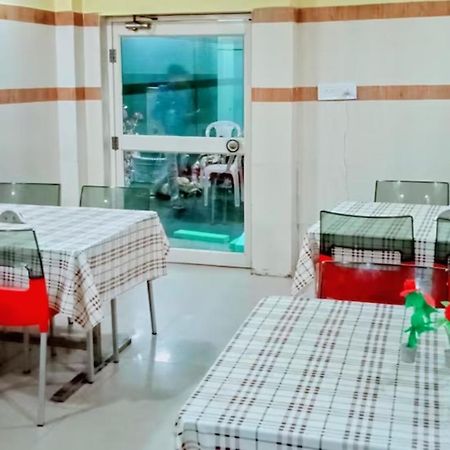 Goroomgo Star Inn Sea View Puri Buitenkant foto