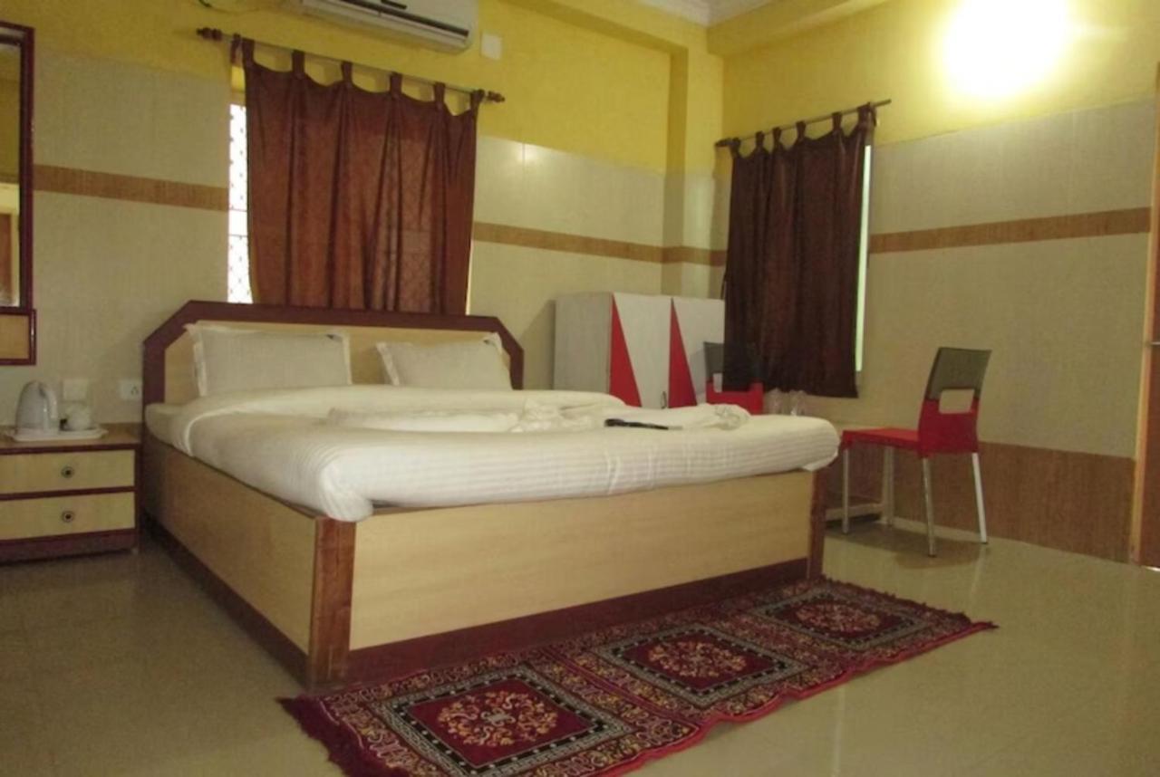 Goroomgo Star Inn Sea View Puri Buitenkant foto