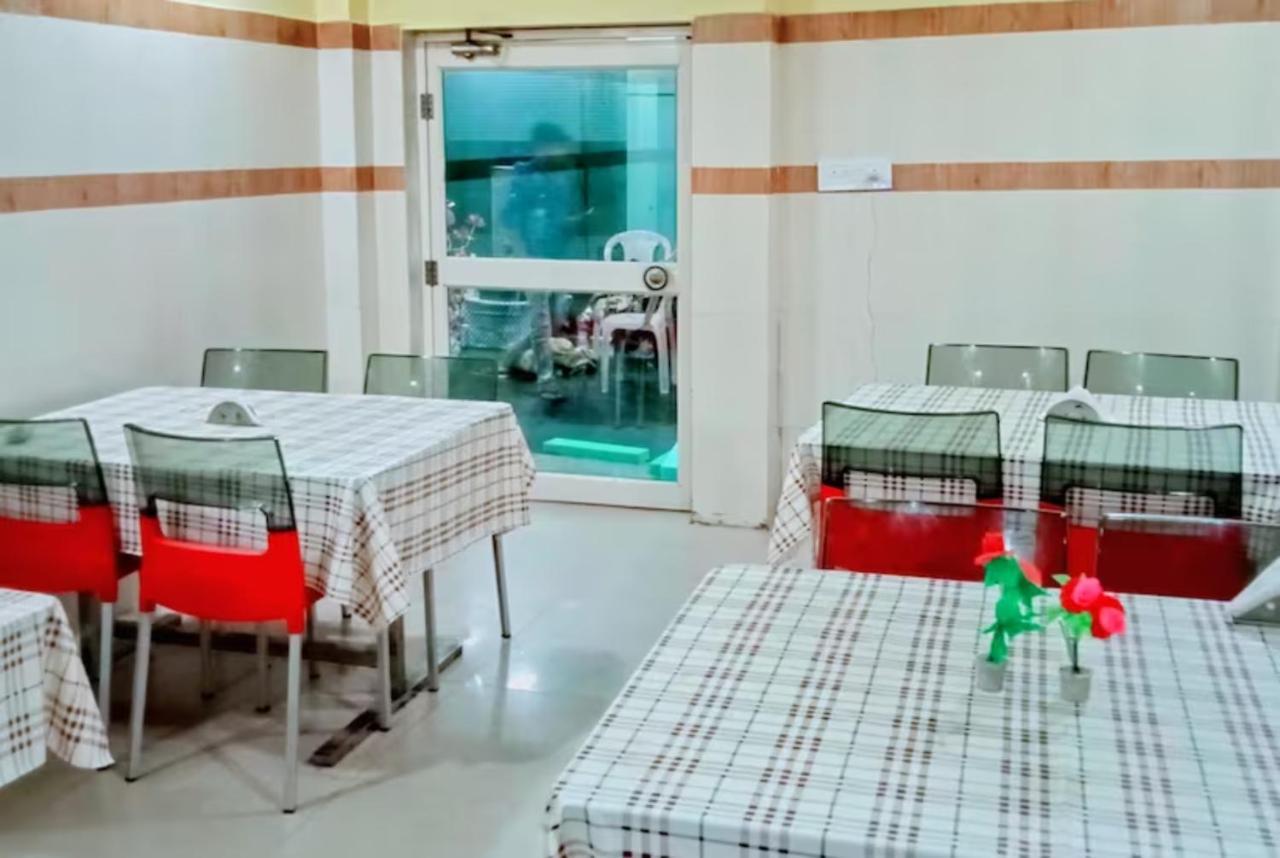 Goroomgo Star Inn Sea View Puri Buitenkant foto